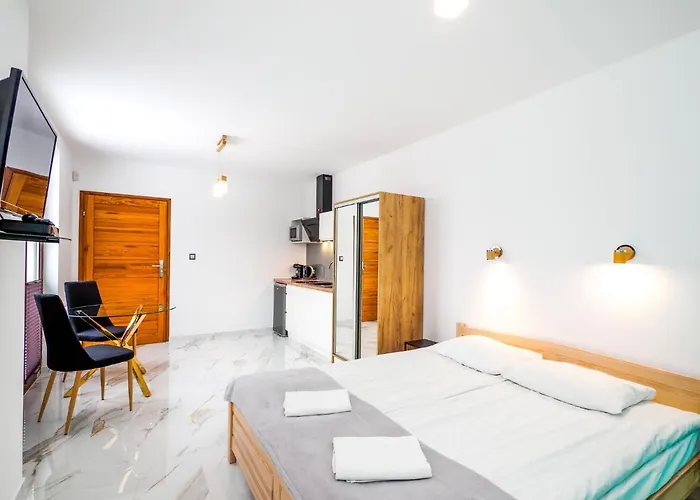 Edelhouse שצ'בניצה