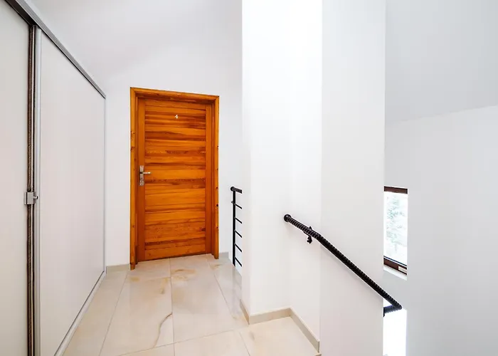 Edelhouse שצ'בניצה